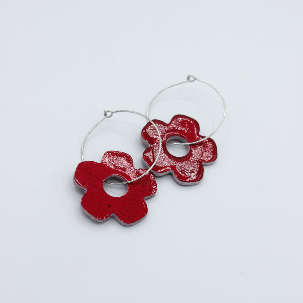 Boucles d’oreilles créoles florales – Cuir fait main