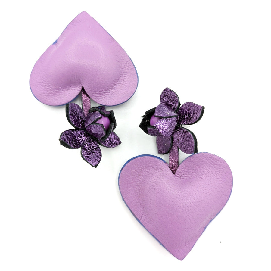 Boucles d'oreilles avec grand cœur en cuir