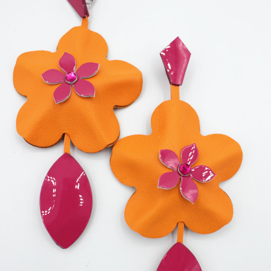 Boucles d’oreilles XL – Fleurs en cuir faites main