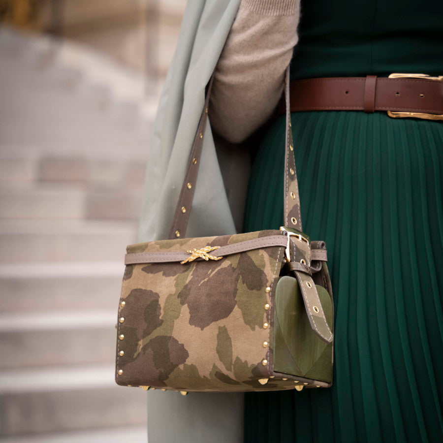 Sac Aleksandra – un mariage audacieux de matières naturelles et de caractère