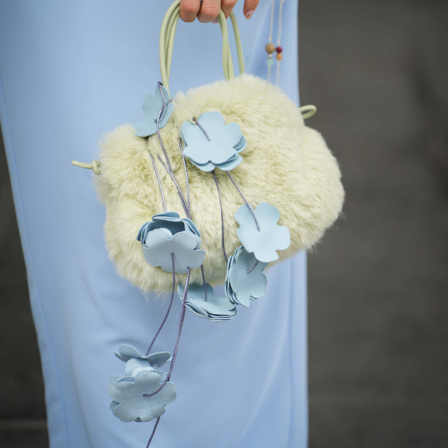 Collier longue, sans fermeture