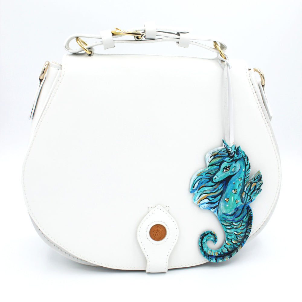 Cheval de Mer en Cuir – Peint à la Main par une Artiste,bijou de sac