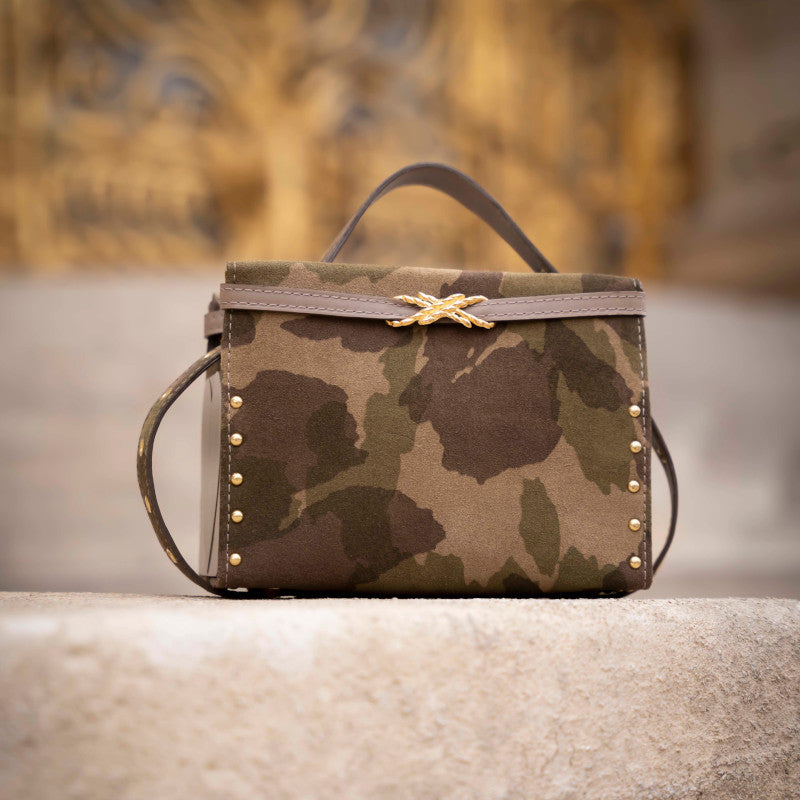 Sac Aleksandra – un mariage audacieux de matières naturelles et de caractère