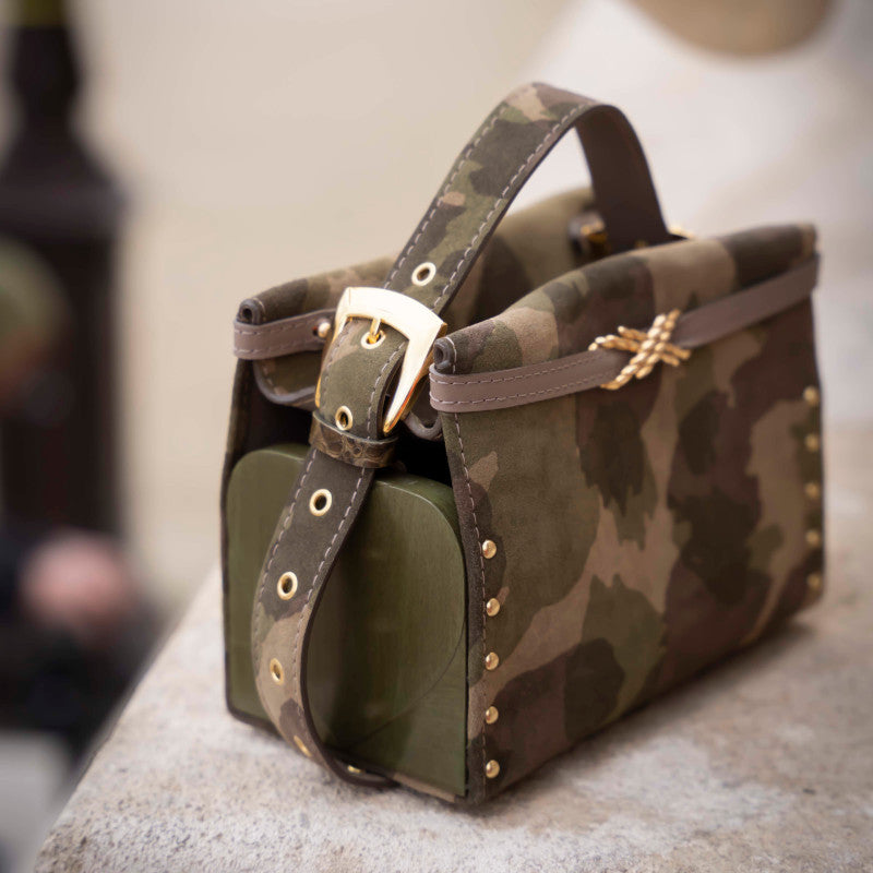 Sac Aleksandra – un mariage audacieux de matières naturelles et de caractère