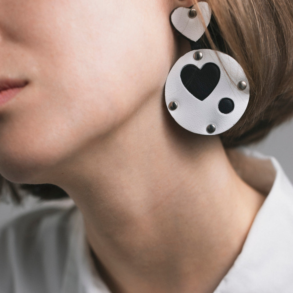 Amour en rond – Boucles d’oreilles cuir