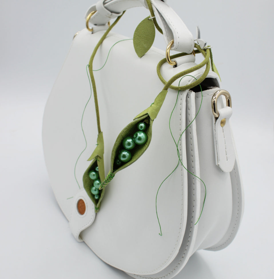 Pois de Tendresse – Bijou Végétal en Cuir