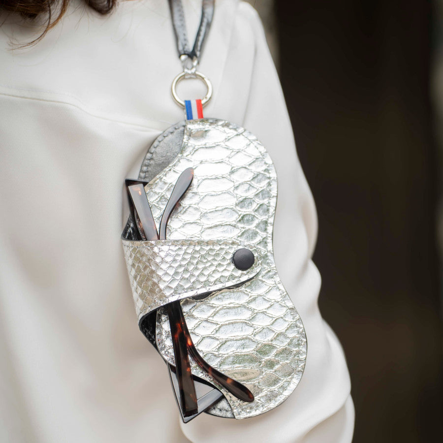 L'étui à lunettes en cuir fabrication artisanale